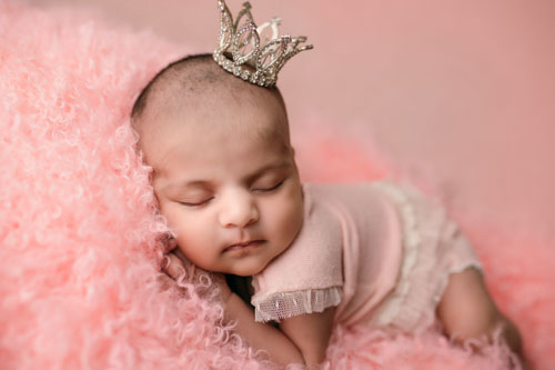 baby in crown photoshoot preston
