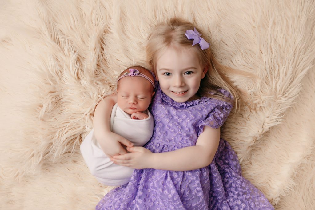 newborn photoshoot in preston, siblings and family photos